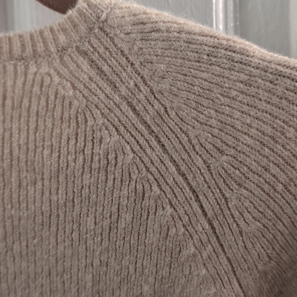 Ann Taylor Soft Light Pink Knit Sweater - Picture 4 of 9